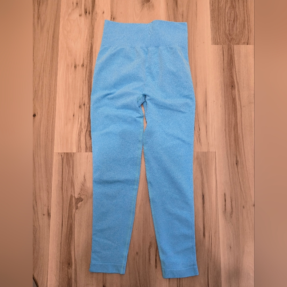 Seamless Blue Scrunch Butt Leggings